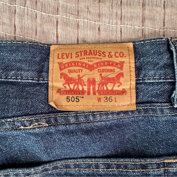Men’s Levi’s jeans shorts - Picture 5 of 7